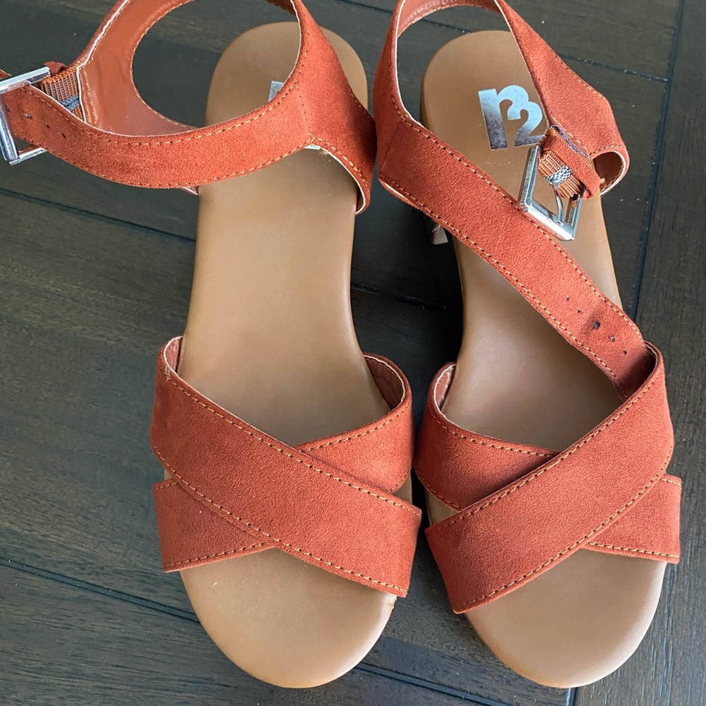 Platform sandals